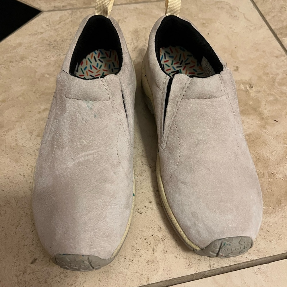 Merrell size 5 true suede slide on mock